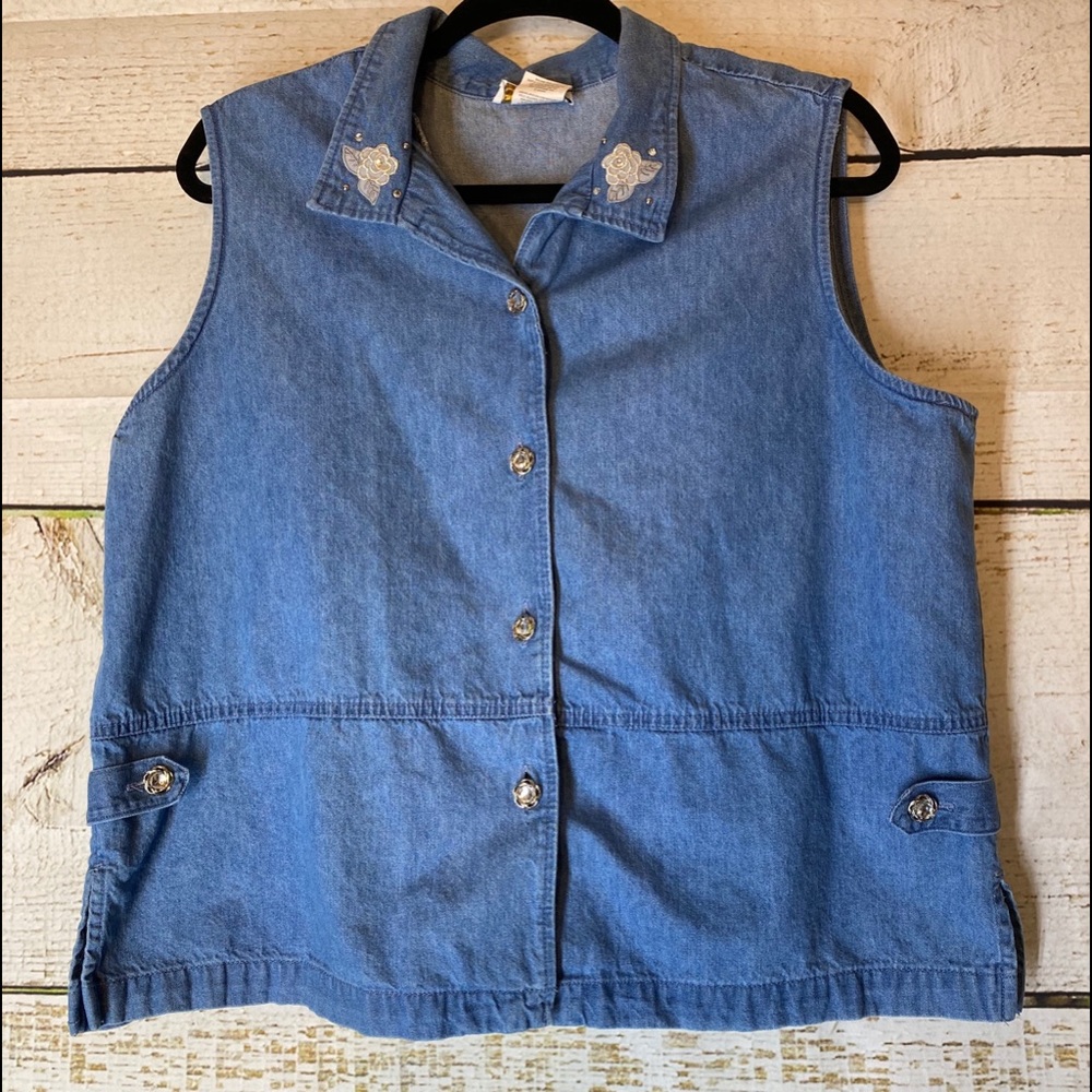 Jaclyn Smith Blue Denim Sleeveless Top